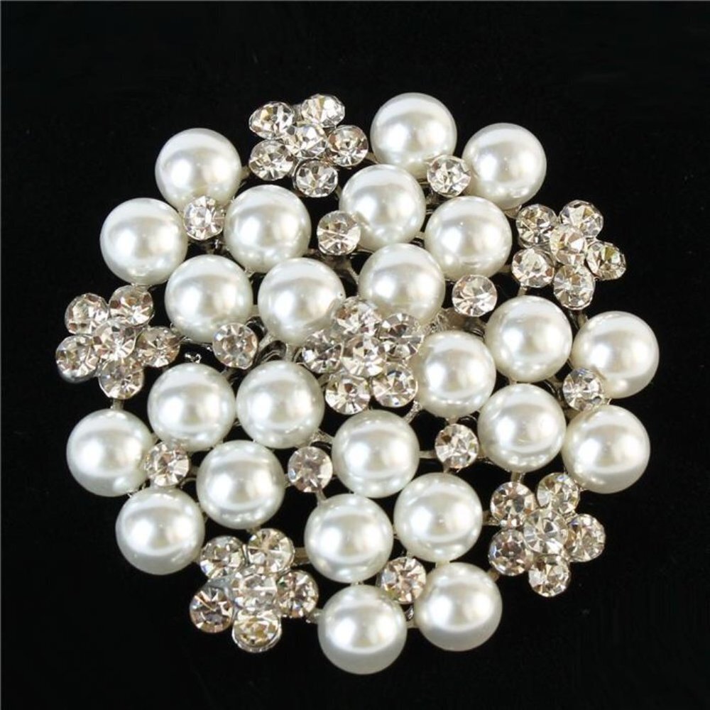 Elegant and Delicate NWT Pearl Round Silver CZ Brooch Pin